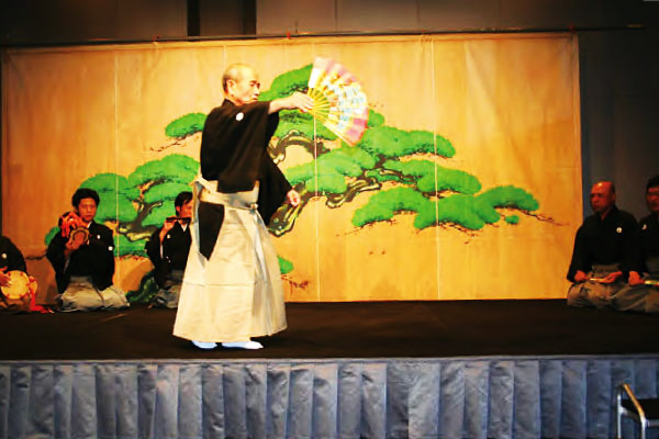 新年例会
筧先生を始めとする能面師に登場してもらいました。