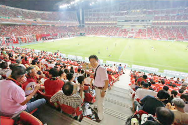J1サッカー、名古屋グランパスVS浦和レッズダイヤモンドを観戦。