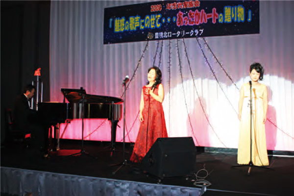 年忘れ家族会
歌：板倉恵三子　ピアノ：伊藤昌司