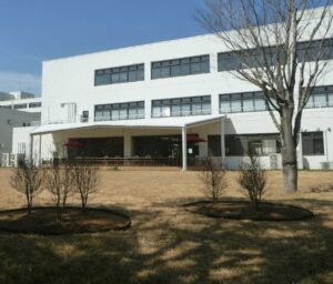 豊橋技術科学大学図書館南側緑地