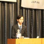豊橋技術科学大学修士課程修了及び就職を報告する、サンクス奨学生 イルハム ザキ ビン モハンマド ダウド君。
