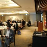講演の様子。