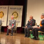 成果発表後に講評される、左から、小泉久司 第2620地区ガバナー 吉川公章 第2760地区ガバナー、安田幸雄 第2760地区 東三河分区ガバナー補佐、内山悦二 第2620地区 静岡第5グループガバナー補佐。