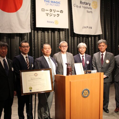左より、河合成高幹事、高橋誠新入会員、佐藤元英会員、山内有恒会員、八木基之会長、長谷川宗弘新入会員、橋本努会員。